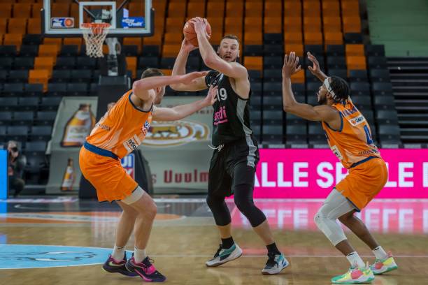 财务压力下 财务压力下